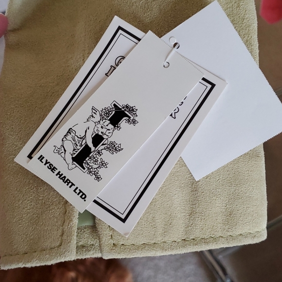 Leather jacket and matching sleeveless sweater - Picture 2 of 11